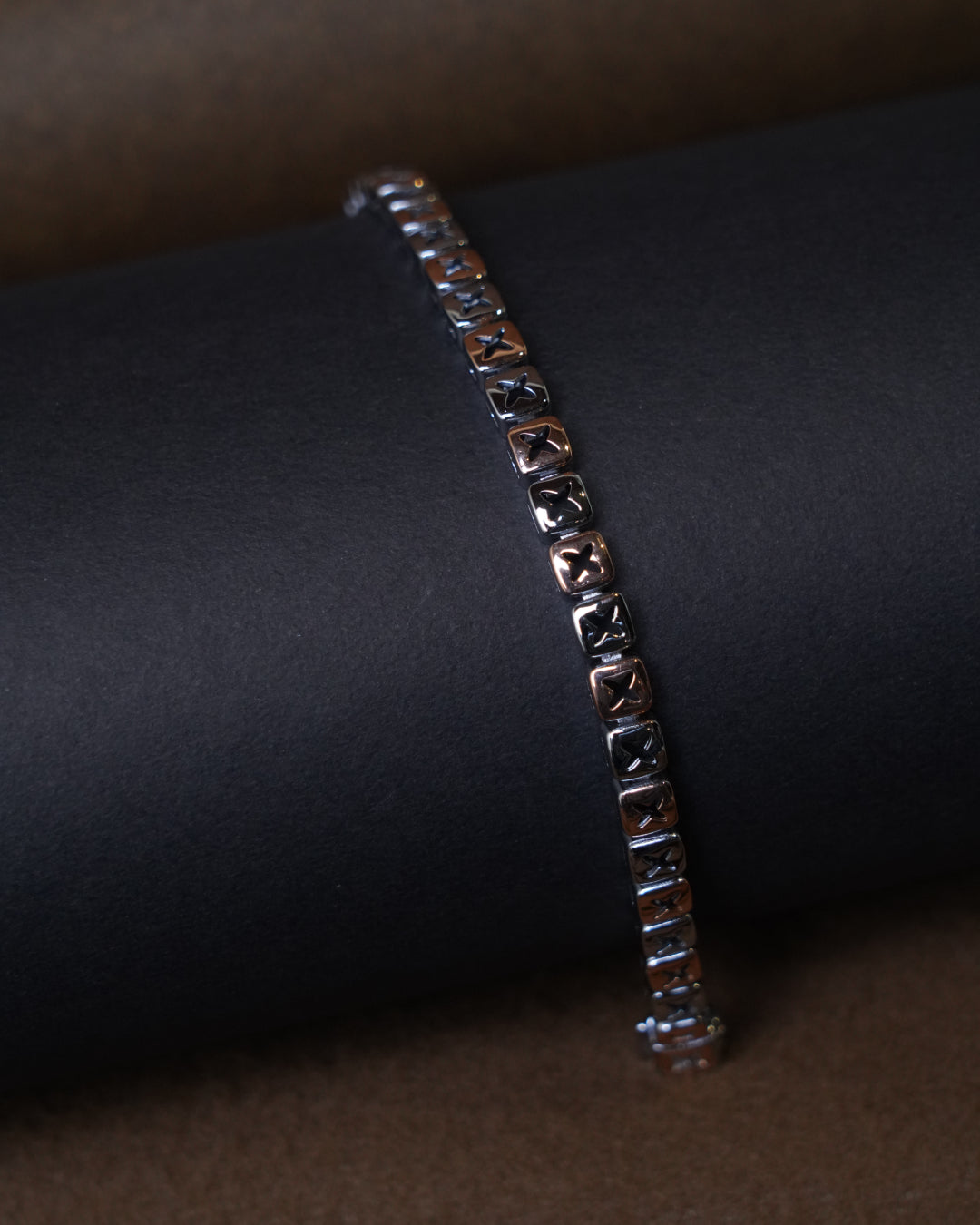 Two-Tone Geometric Link Bracelet (8 Inch)