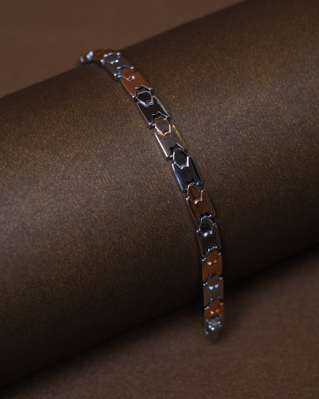 Elegant Dual-Tone Link Bracelet with Premium Finish (8 Inch)