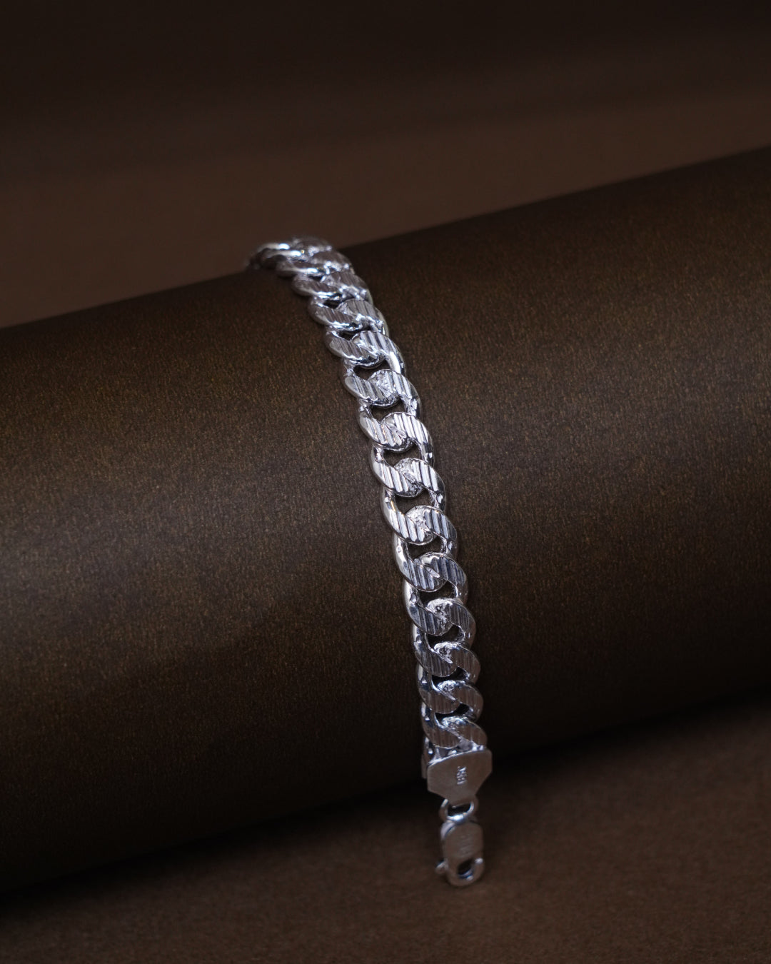 Classic Silver Cuban Link Bracelet – Bold Textured Finish (8 Inch)