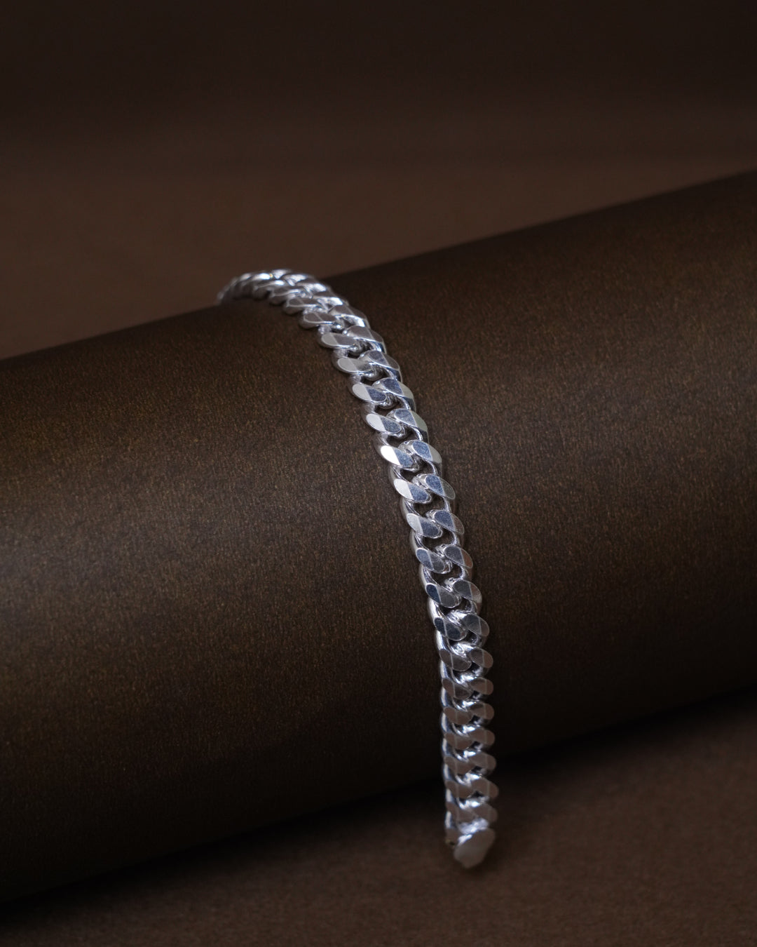 Premium Silver Cuban Link Bracelet – Sleek Polished Finish (8 Inch)