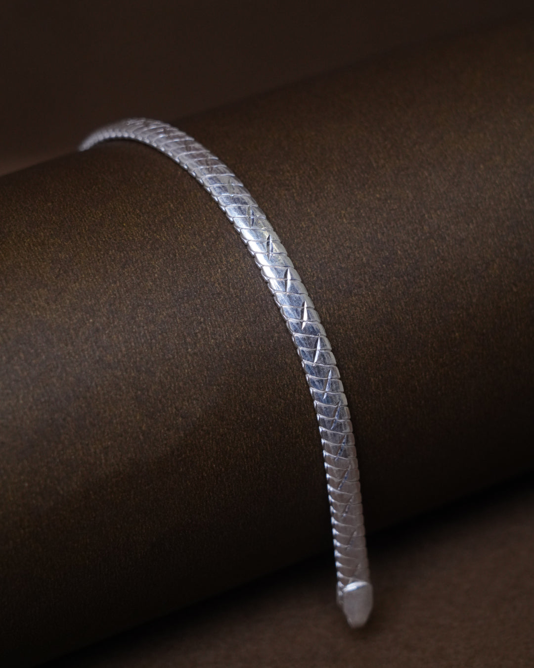 Elegant Sterling Silver Textured Bracelet (8 Inch)
