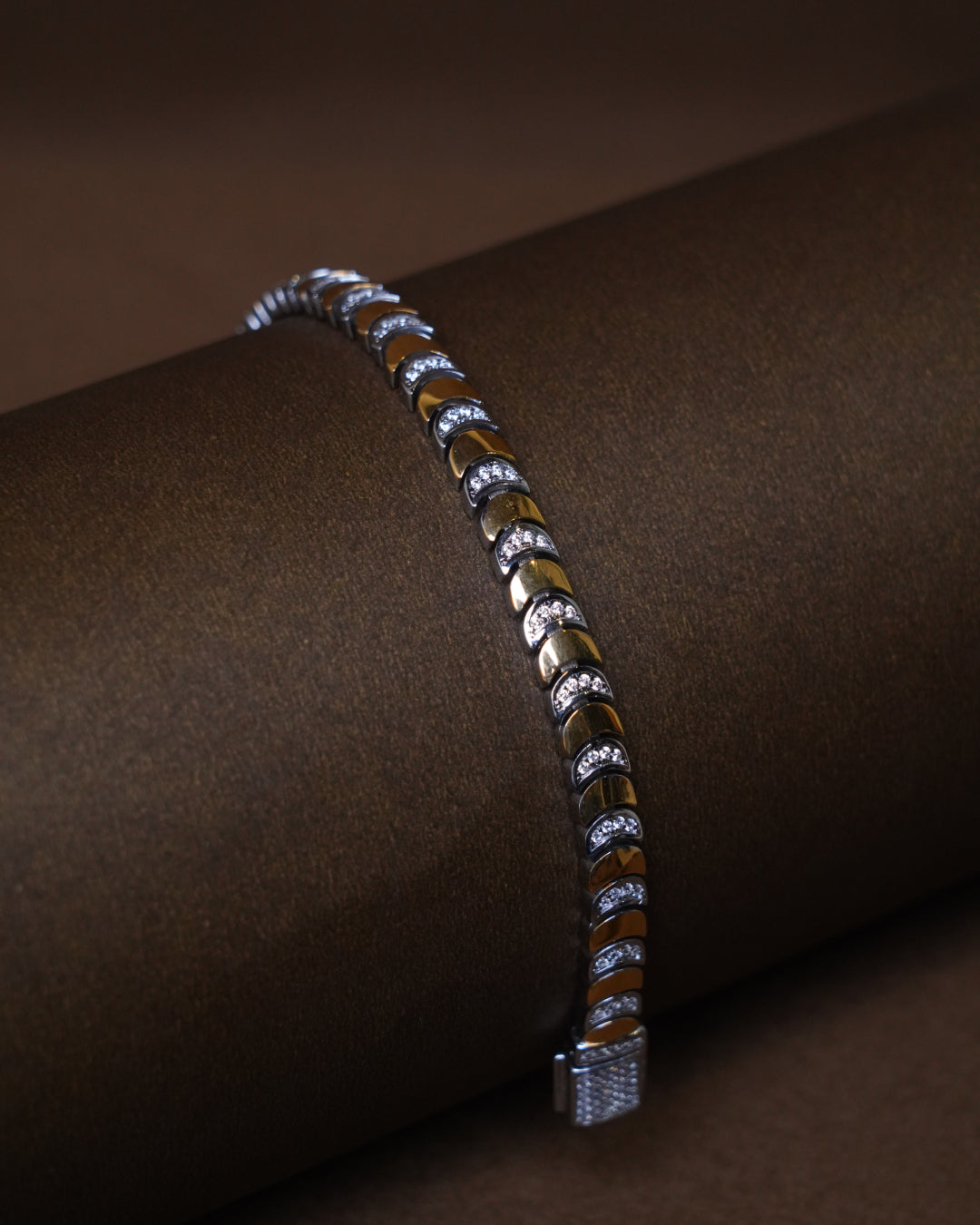 Elegant Two-Tone Diamond Bracelet (8 Inch)