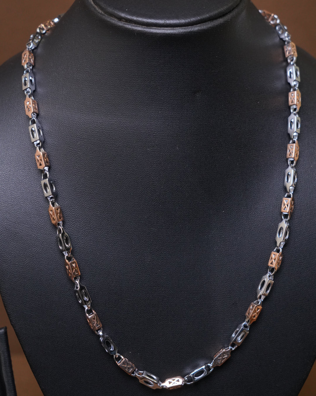 Two-Tone Geometric Link Chain – 20 Inch