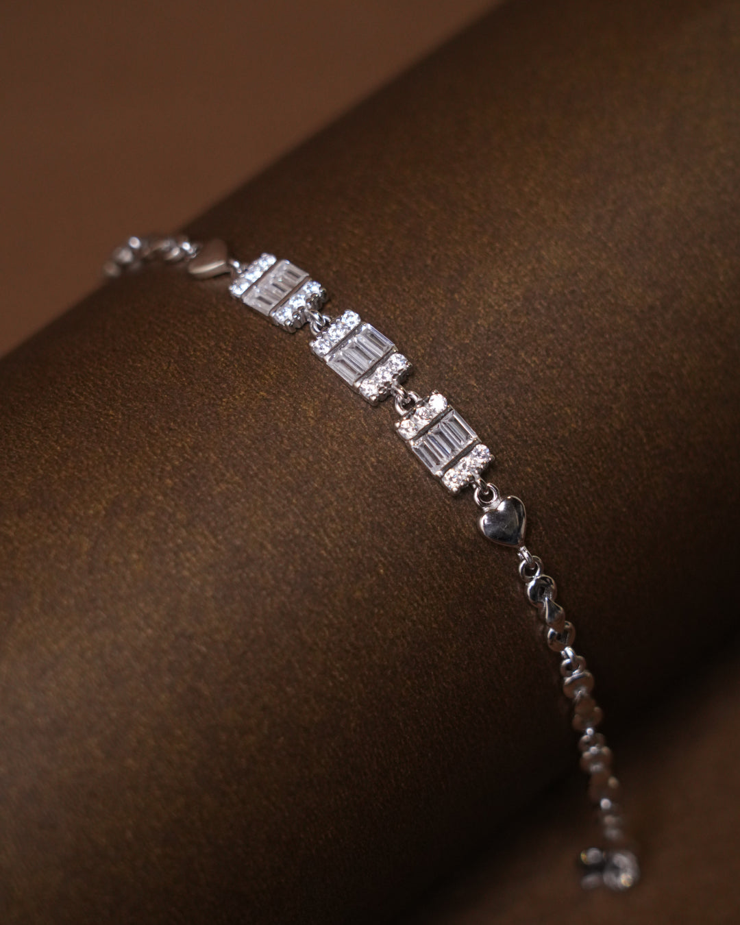 Elegant Baguette Crystal Link Bracelet (7 Inch)