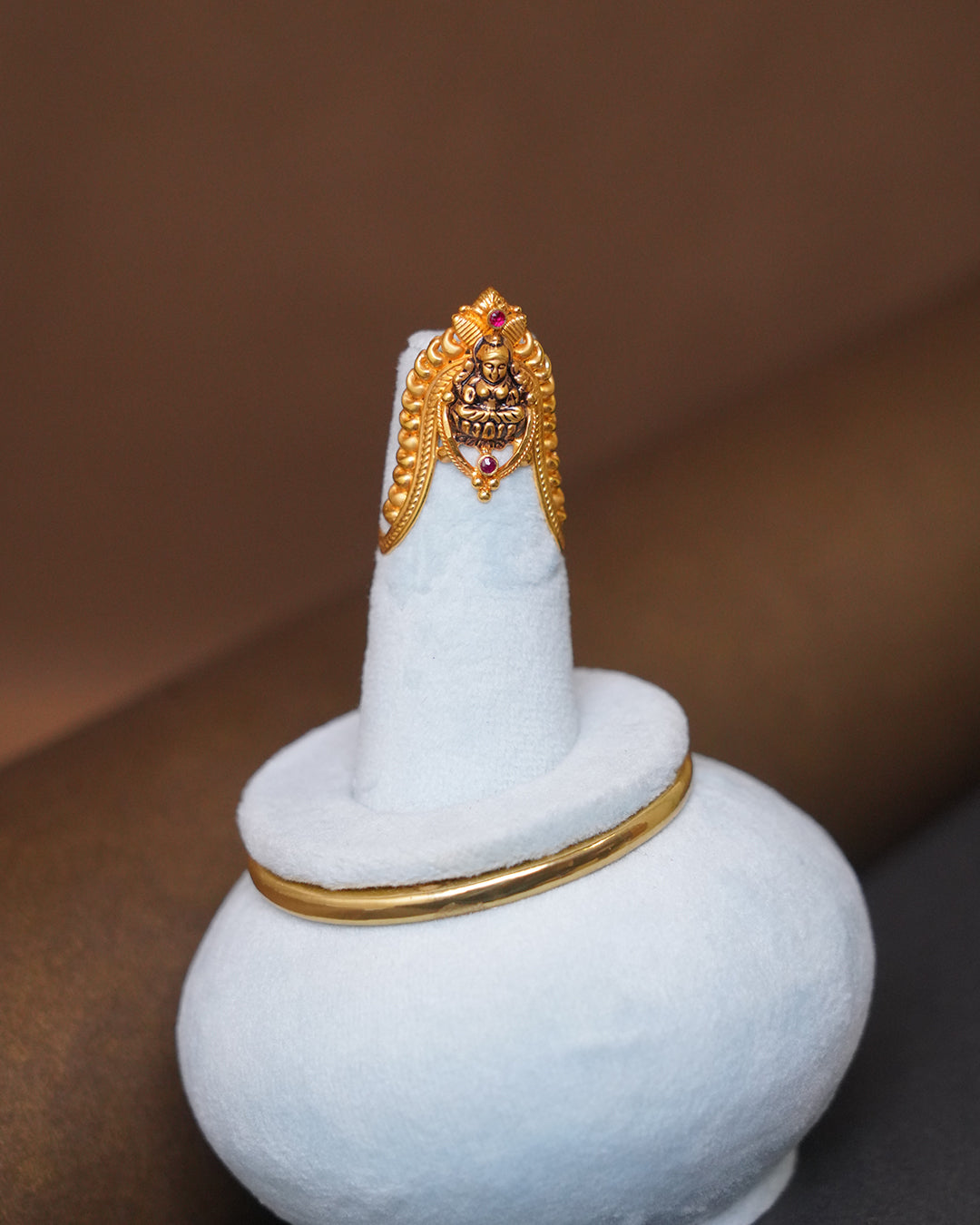 Antique Temple Gold Ring with Goddess Lakshmi Design