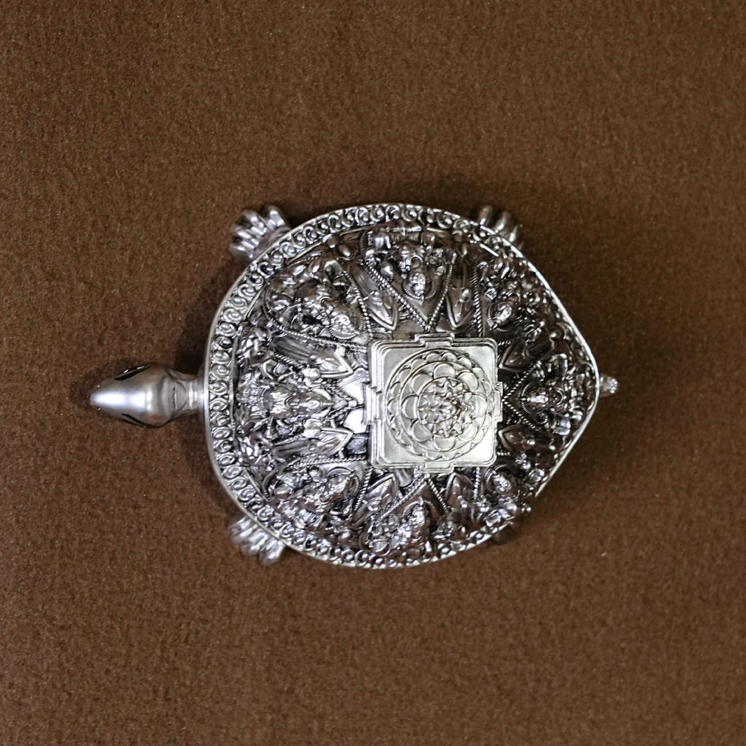 Elegant Handcrafted Silver Decorative Tray (5 Inch)