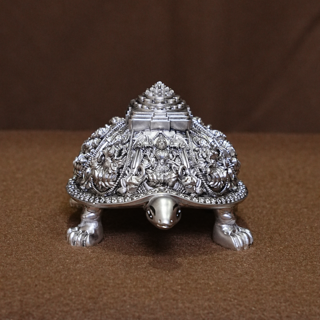 Elegant Handcrafted Silver Decorative Tray (5 Inch)